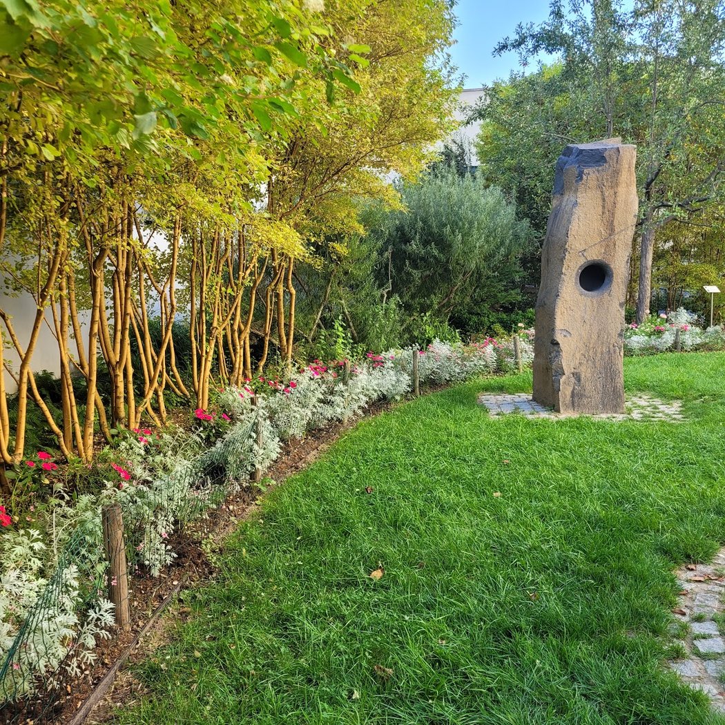 Square Henri Barbusse 1